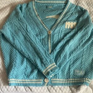 TAYLOR SWIFT 1989TV official cardigan